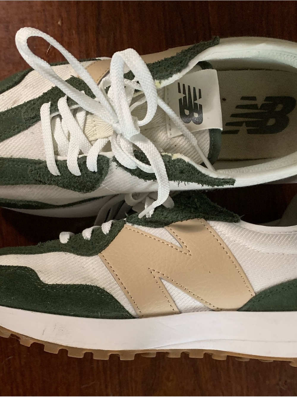 New Balance 327 White, Beige & Green Low-Top Sneakers - Picture 2 of 8